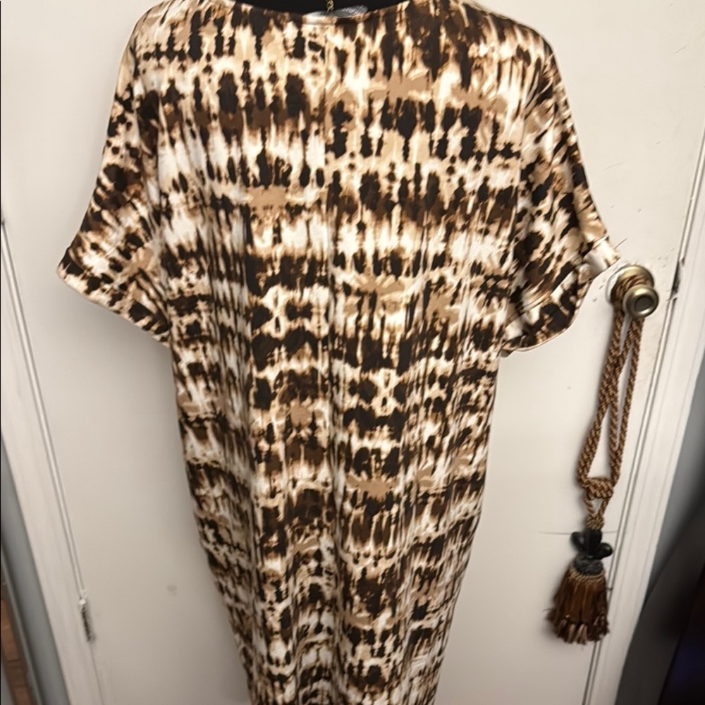 Elegant Brown Patterned Dress - Picture 7 of 9